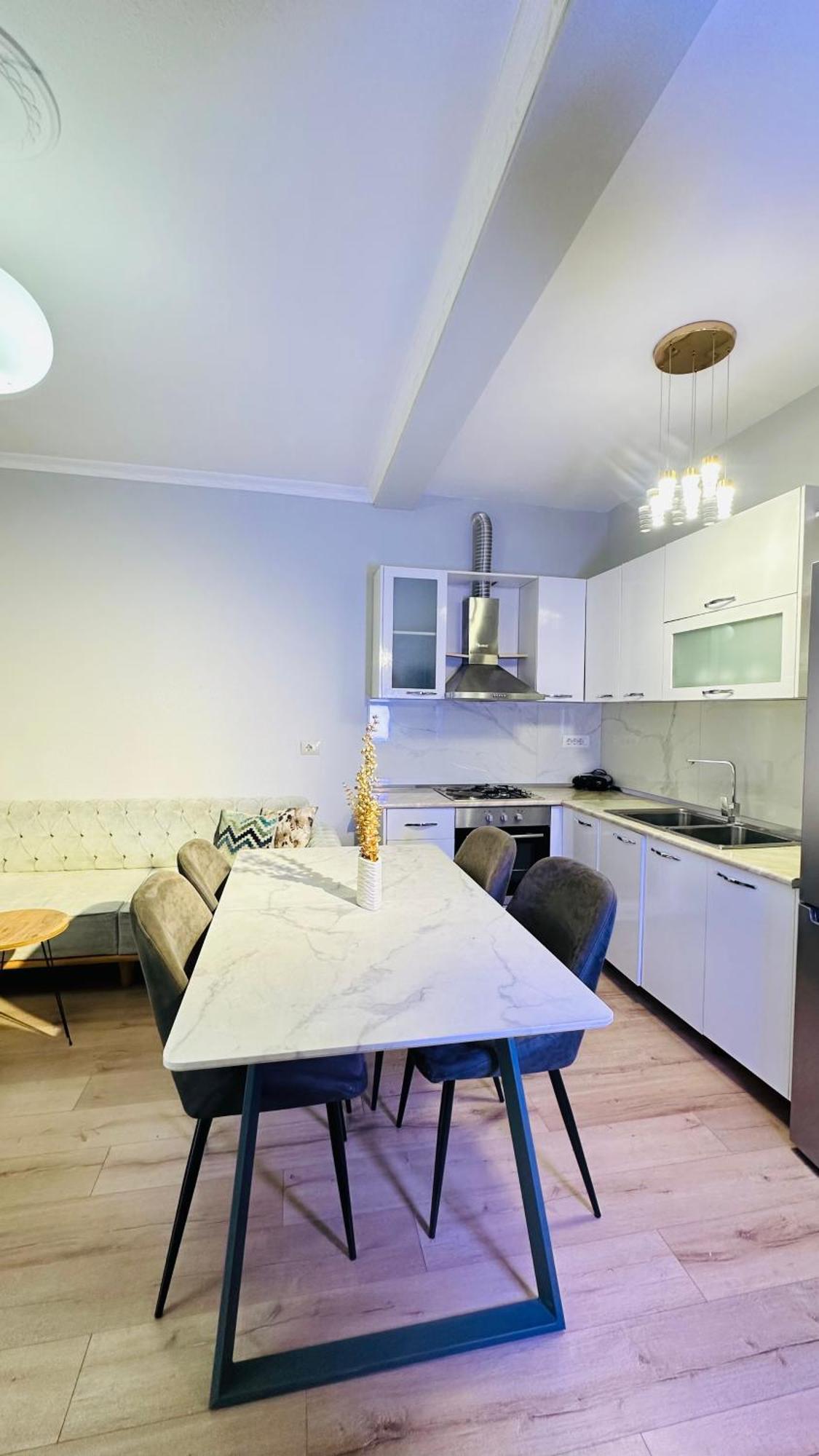 Bllok: Central Cozy Stay, 24/7 Self Check-In Tiranë Eksteriør bilde