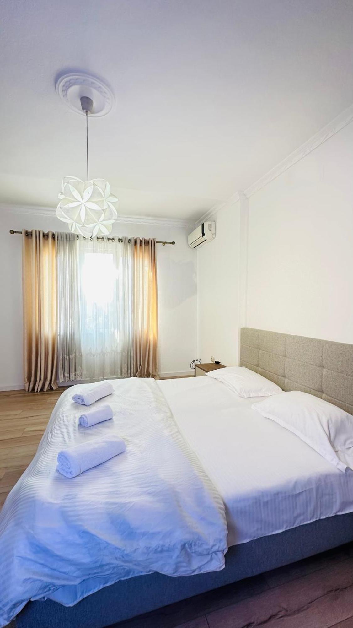 Bllok: Central Cozy Stay, 24/7 Self Check-In Tiranë Eksteriør bilde